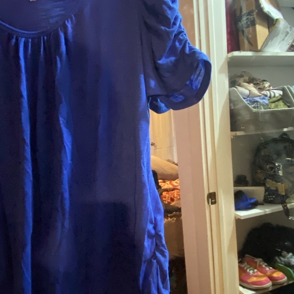 🌺 3/$15 Blue Quarter Sleeve Maternity Top - Picture 2 of 3